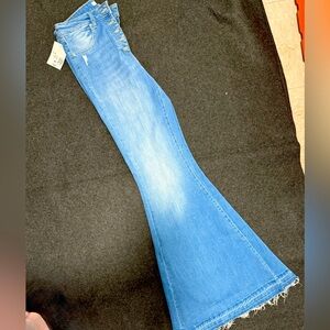 Forever 21 Flare 28 
High Rise 
Slim fit 
Flare leg